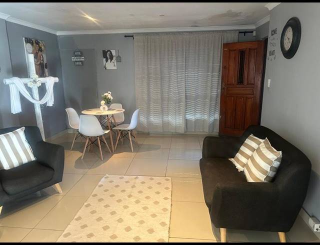 5 BEDROOM HOUSE FOR SALE IN MANENBERG